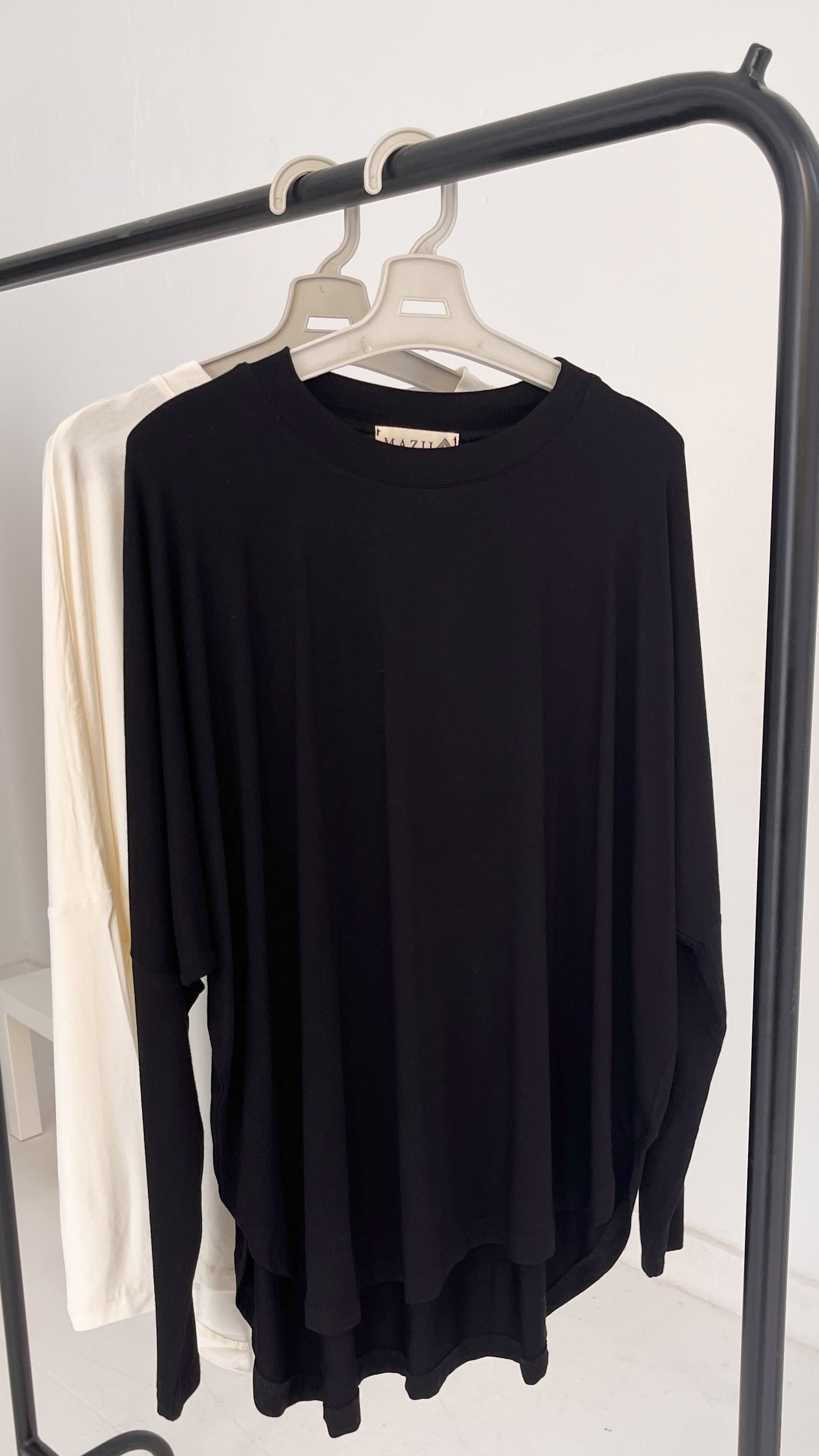 Basic Top in off-white