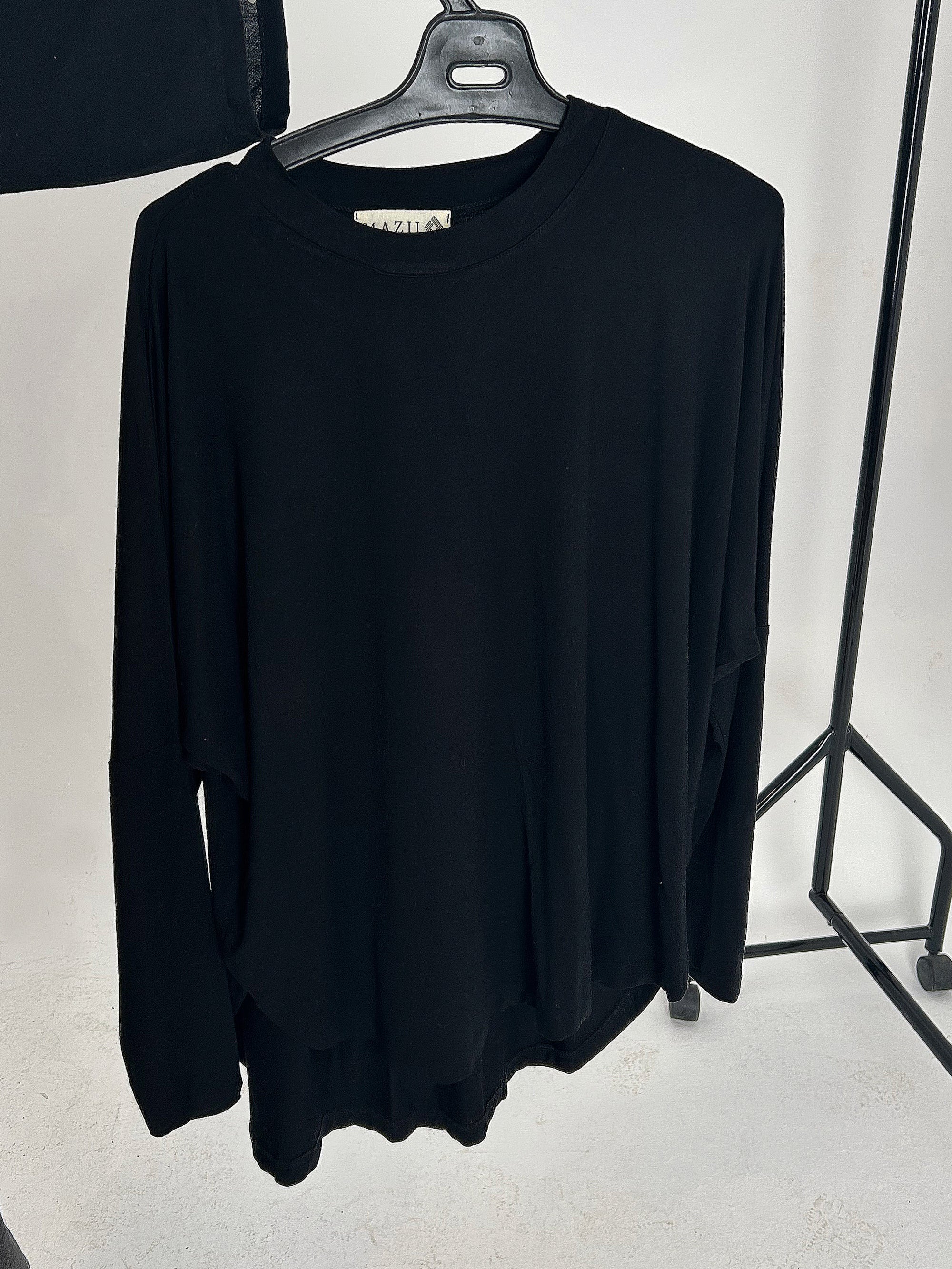 Double Layered Basic Top in Black