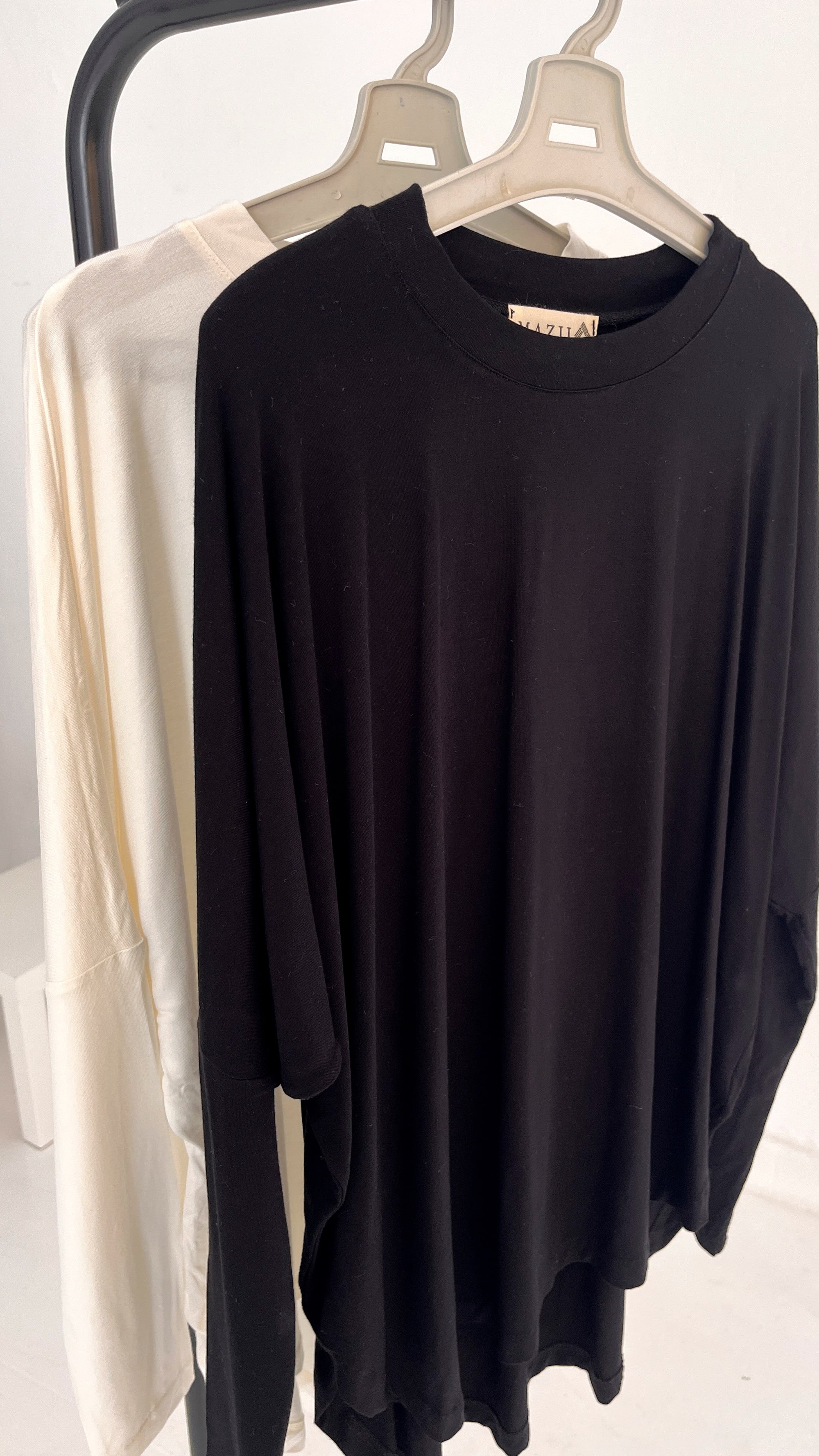 Basic Top in off-white