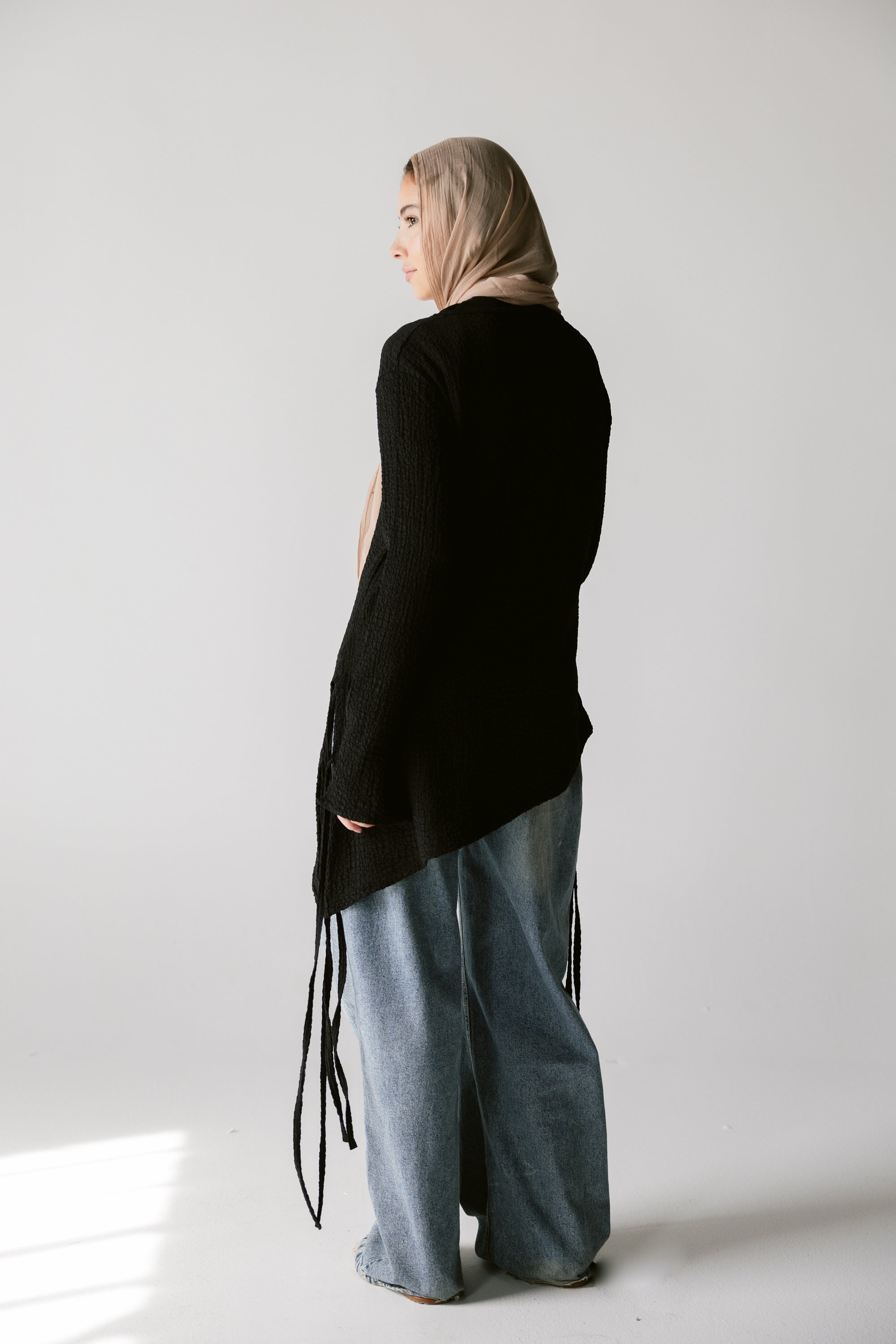 Black Asymmetric Top